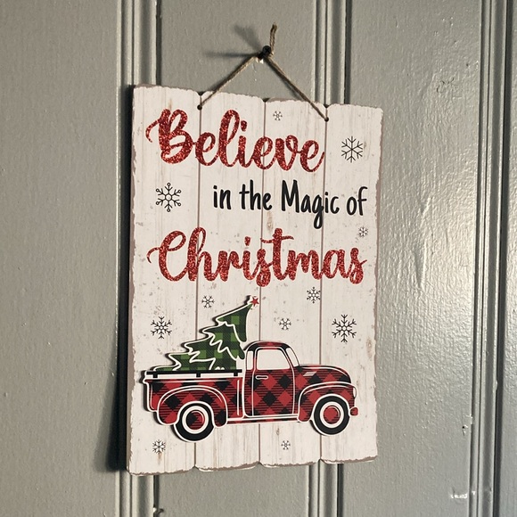 NWT- Believe in the Magic of Christmas 🎄Farmtruck Glittered Wooden Decor Sign - Picture 6 of 17